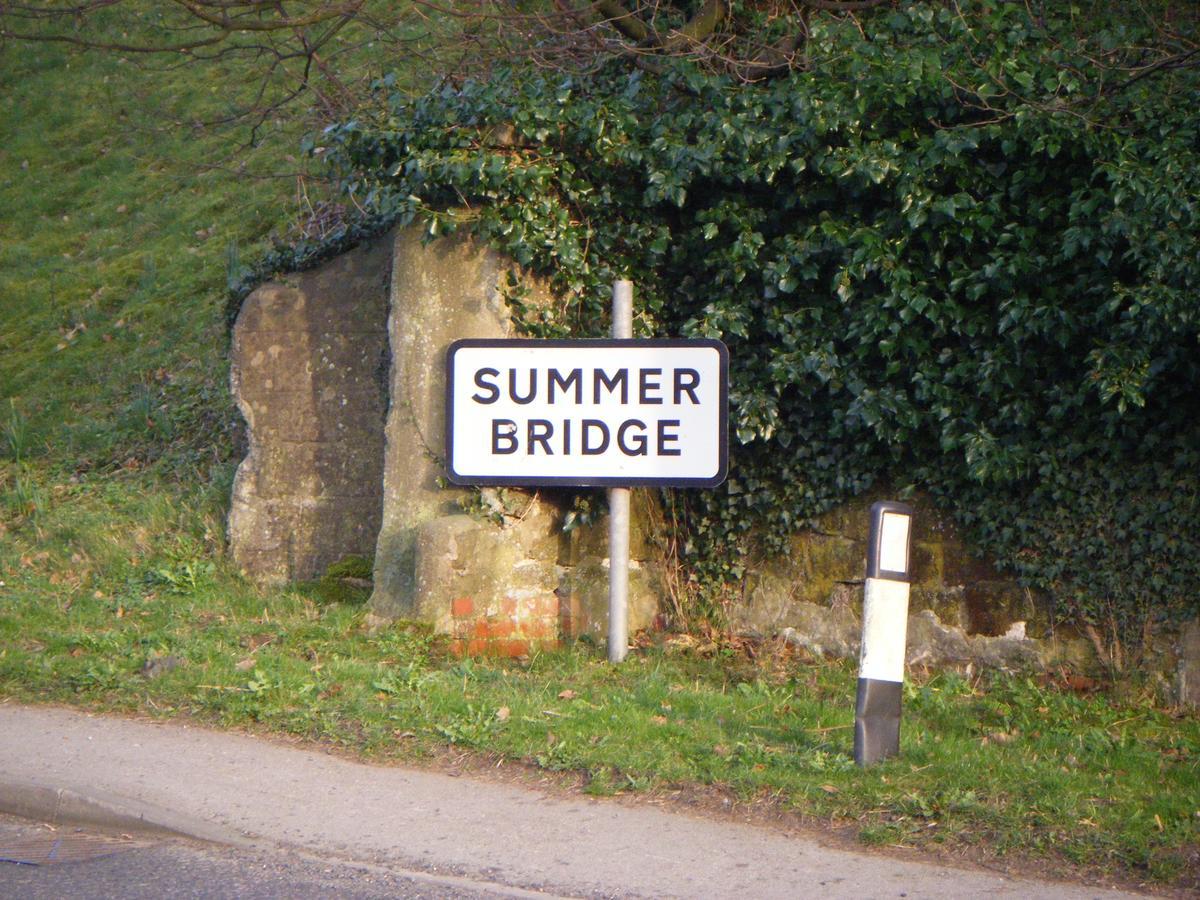 Summer Bridge The Firs B&B &Tea Room מראה חיצוני תמונה